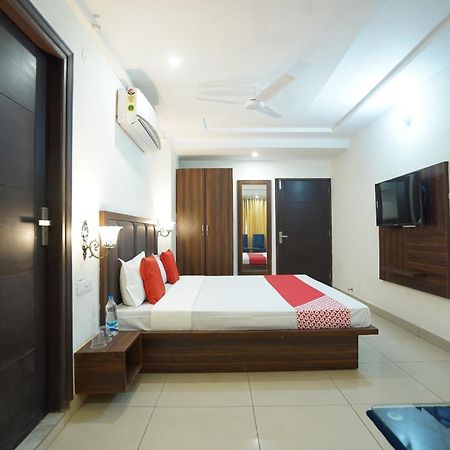 Hotel O Grey Orchid Ludhiana Exteriör bild