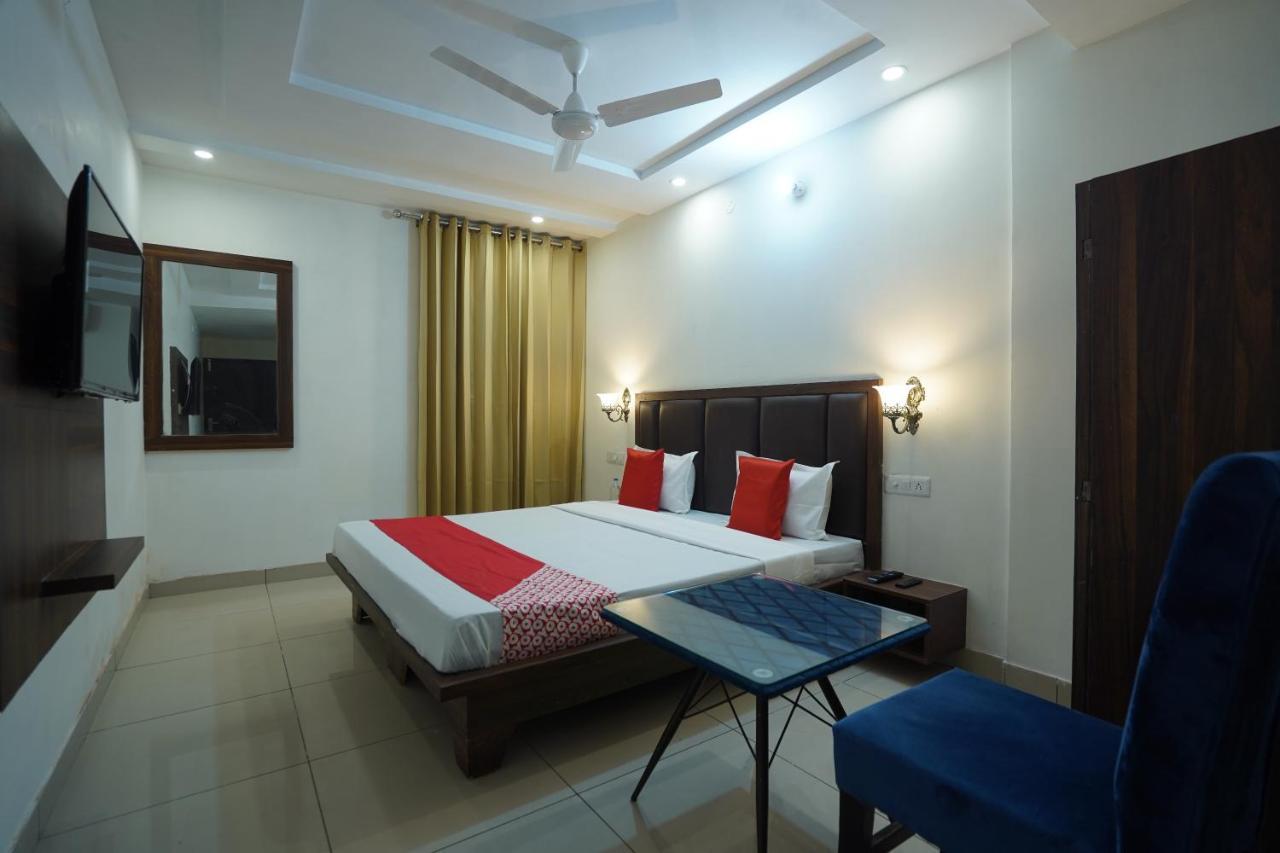 Hotel O Grey Orchid Ludhiana Exteriör bild
