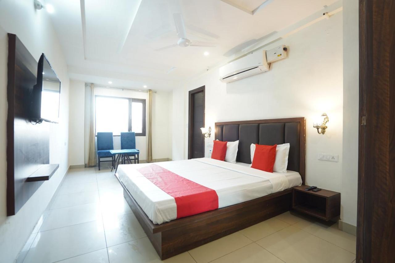 Hotel O Grey Orchid Ludhiana Exteriör bild