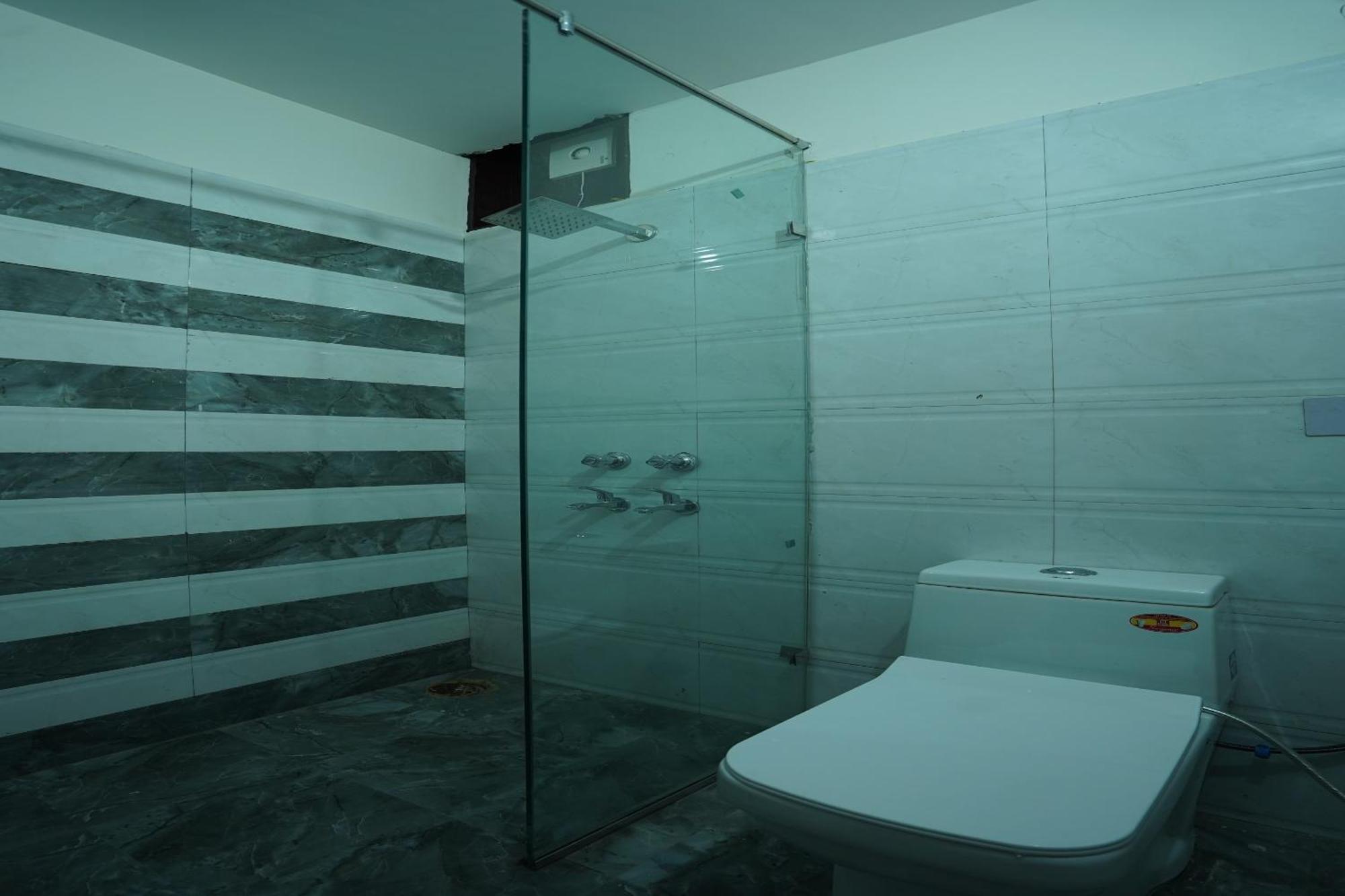 Hotel O Grey Orchid Ludhiana Exteriör bild
