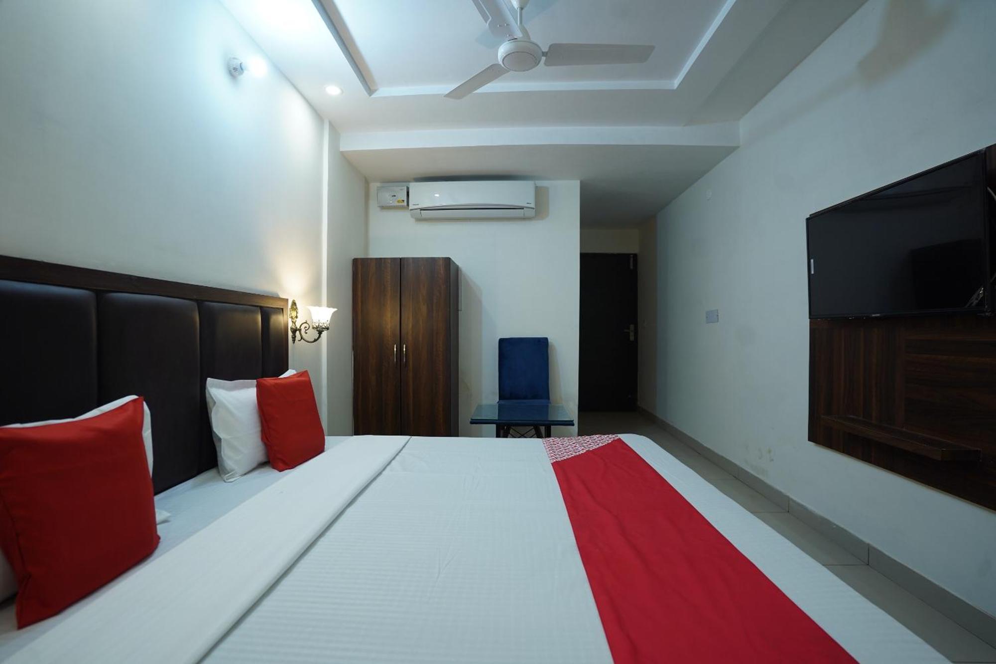 Hotel O Grey Orchid Ludhiana Exteriör bild