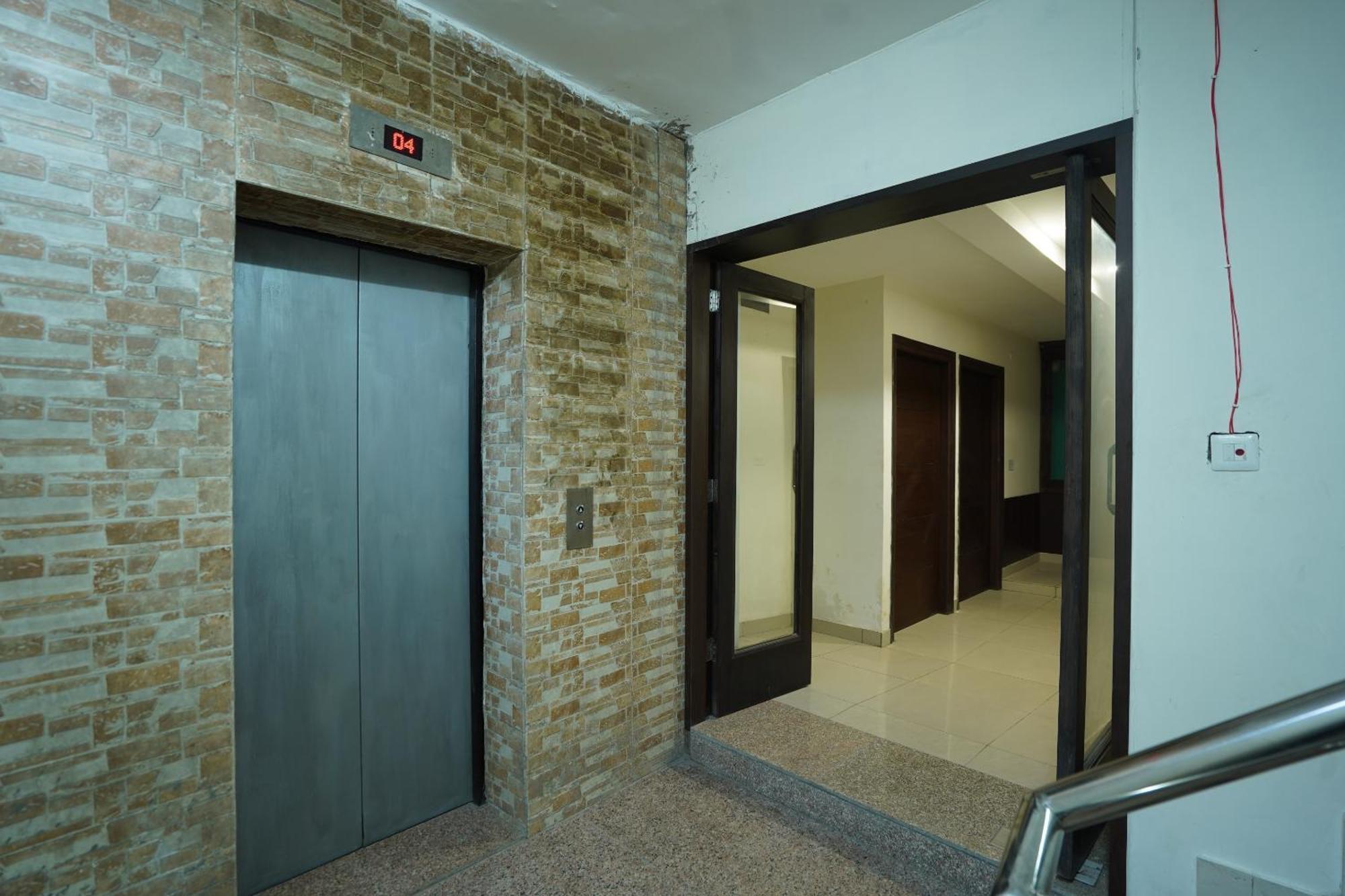 Hotel O Grey Orchid Ludhiana Exteriör bild