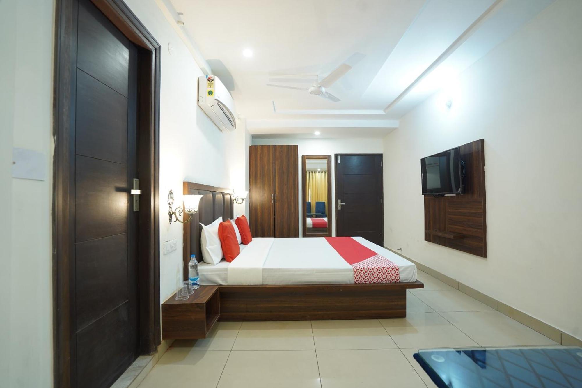 Hotel O Grey Orchid Ludhiana Exteriör bild